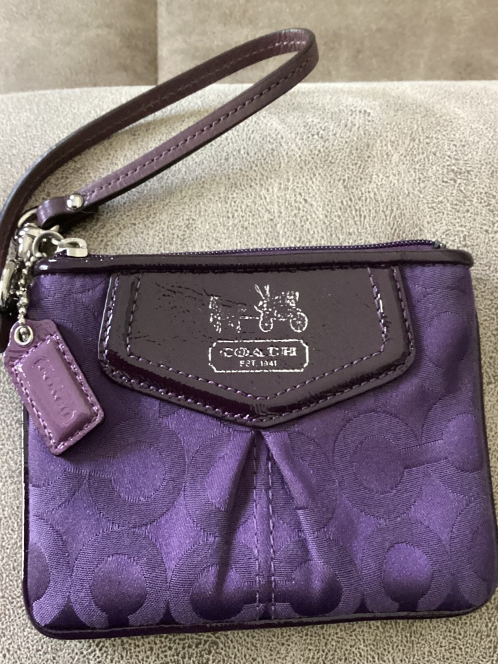 Coach purple Madison satin and patent leather wristlet like new